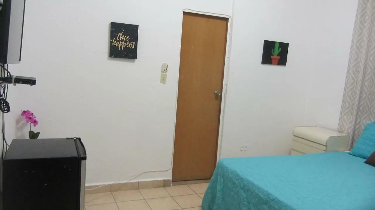 Henry'S Guesthouse San Juan Pensionat